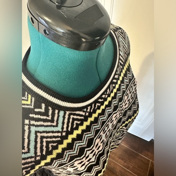H&M Divided Aztec print cropped sweater black pink yellow blue med - Picture 8 of 10